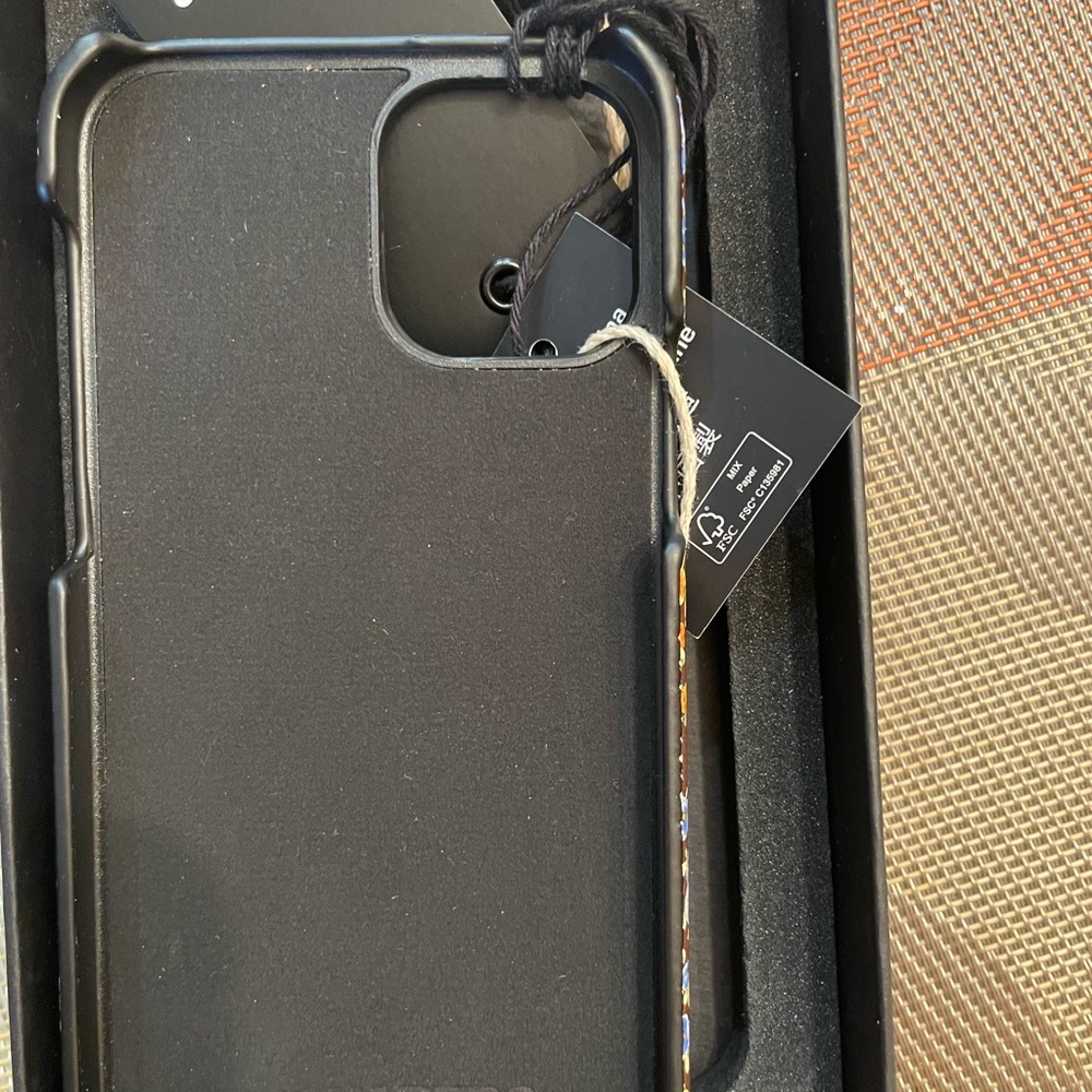 Dsquared2 iPhone case - Picture 3 of 4